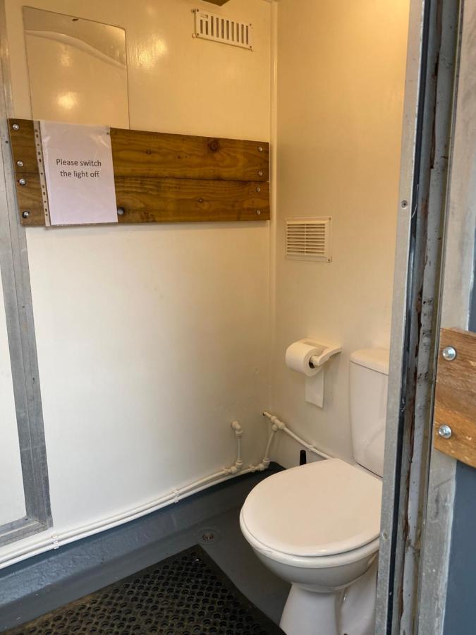 The Shepherd'S Hut - Wild Escapes Wrenbury Off Grid Glamping - Ages 12 And Over Baddiley Exterior photo